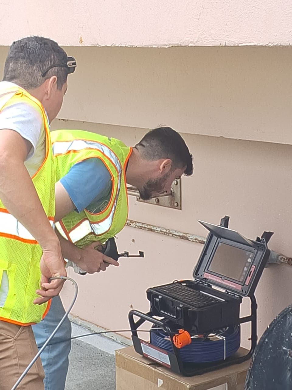 Camera duct inspection (video borescope).